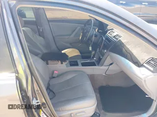 2007 Toyota Camry z VIN JTNBB46K573005122, wystawiony jako IAAI lot #42139902 z przebiegiem 251 304 mil mil oraz . Historia ofert i sprzedaży dostępna na DreamBid. Obrazek 5.