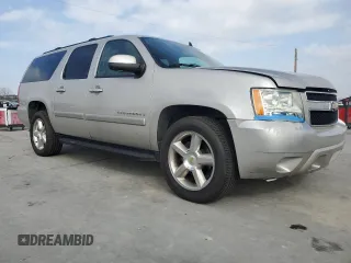 2008 Chevrolet Suburban LTZ with VIN 1GNFC16028R257139, listed as a Copart auction lot 42393525 with 368,736 mi miles and Clean title. Bid and sale history available at DreamBid. Image 4.