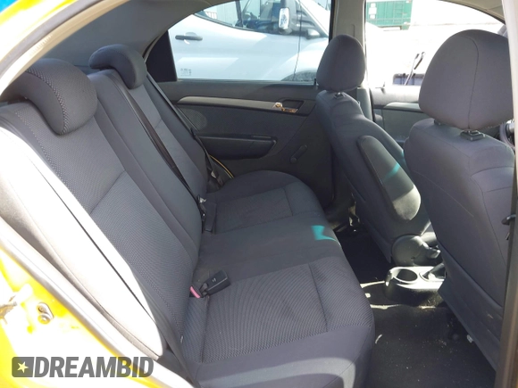 2008 Chevrolet Aveo LS z VIN KL1TD566X8B259886, wystawiony jako IAAI lot #41739803 z przebiegiem 204 878 mil mil oraz . Historia ofert i sprzedaży dostępna na DreamBid. Obrazek 8.