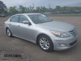 2013 Hyundai Genesis 3.8L z VIN KMHGC4DD2DU245953, wystawiony jako IAAI lot #42122704 z przebiegiem 70 482 mil mil oraz . Historia ofert i sprzedaży dostępna na DreamBid. Obrazek 1.