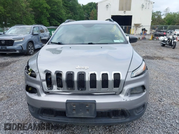 2016 Jeep Cherokee Altitude z VIN 1C4PJMAS0GW251840, wystawiony jako IAAI lot #42636245 z przebiegiem 216 061 mil mil oraz . Historia ofert i sprzedaży dostępna na DreamBid. Obrazek 12.