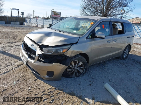 2015 Kia Sedona LX with VIN KNDMB5C15F6033787, listed as a IAAI auction lot 41534224 with 117,410 mi miles. Bid and sale history available at carsss.com. Image 2.