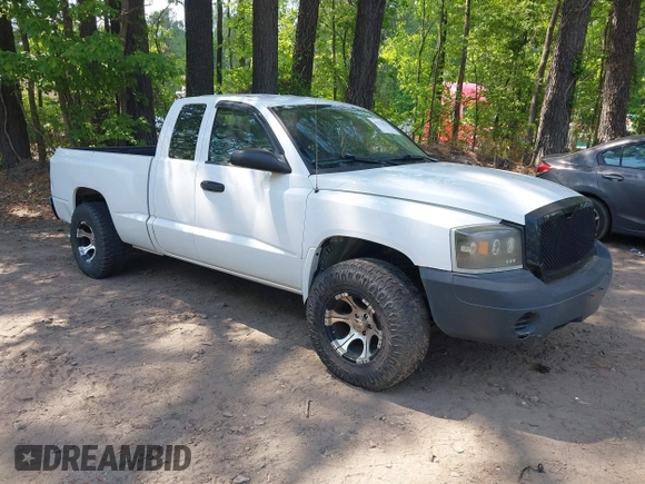 2007 Dodge Dakota ST with VIN 1D7HE22K97S177942, listed as a IAAI auction lot 42170255 with 166,633 mi miles and . Bid and sale history available at carsss.com. Image 1.