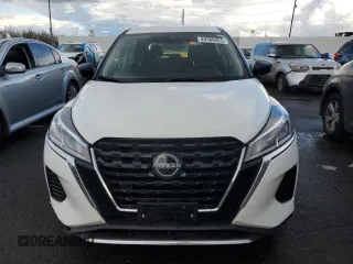 2024 Nissan Kicks S with VIN 3N1CP5BV1RL491860, listed as a Copart auction lot 49306025 with 32,400 mi miles and Salvage Title. Bid and sale history available at carsss.com. Image 5.