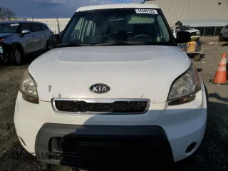 2011 Kia Soul with VIN KNDJT2A11B7306522, listed as a Copart auction lot 44586125 with 190,283 mi miles and Salvage Title. Bid and sale history available at carsss.com. Image 5.