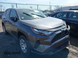 2023 Toyota RAV4 LE z VIN 2T3F1RFV5PC348446, wystawiony jako IAAI lot #41850000 z przebiegiem 11 769 mil mil oraz . Historia ofert i sprzedaży dostępna na DreamBid. Obrazek 1.