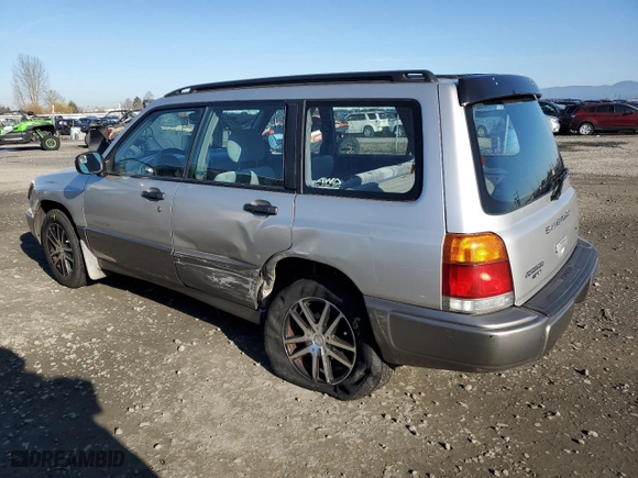 2000 Subaru Forester S with VIN JF1SF6557YH720199, listed as a Copart auction lot 42258175 with 134,800 mi miles and Salvage Title. Bid and sale history available at carsss.com. Image 2.