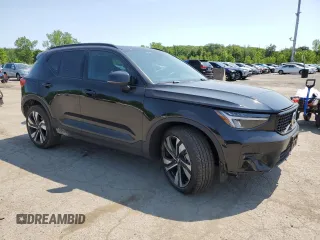 2024 Volvo XC40 Plus Dark Theme with VIN YV4L12UL0R2206363, listed as a Copart auction lot 58805295 with 4,482 mi miles and Salvage title. Bid and sale history available at DreamBid. Image 4.