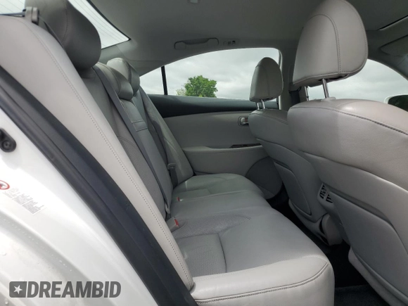 2010 Lexus ES 330 z VIN JTHBK1EG2A2399996, wystawiony jako Copart lot #57297145 z przebiegiem 81 929 mil mil oraz Szkoda całkowita • Salvage title. Historia ofert i sprzedaży dostępna na DreamBid. Obrazek 10.