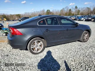 2014 Volvo S60 T5 with VIN YV1612FSXE1290142, listed as a Copart auction lot 85315824 with 111,492 mi miles and Salvage Title. Bid and sale history available at carsss.com. Image 3.