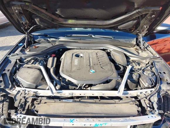2018 BMW 5 Series 540i with VIN WBAJE5C58JG918692, listed as a IAAI auction lot 41665415 with 61,261 mi miles and . Bid and sale history available at carsss.com. Image 10.