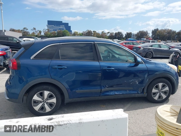 2017 Kia Niro LX with VIN KNDCB3LC6H5075363, listed as a IAAI auction lot 42132101 with 60,595 mi miles. Bid and sale history available at carsss.com. Image 13.