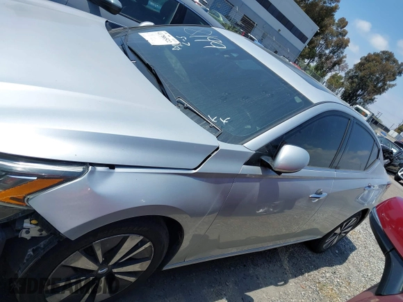 2019 Nissan Altima SL with VIN 1N4BL4EV3KC230490, listed as a IAAI auction lot 41786522 with 113,320 mi miles and . Bid and sale history available at DreamBid. Image 13.