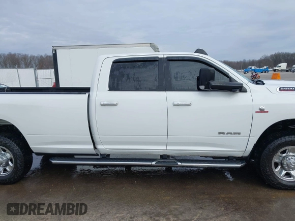2019 Ram 2500 Big Horn with VIN 3C6UR5JL5KG703032, listed as a IAAI auction lot 41700190 with 90,215 mi miles. Bid and sale history available at carsss.com. Image 13.
