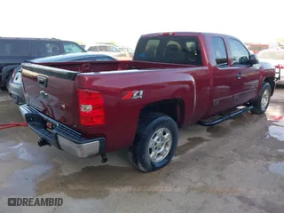 2008 Chevrolet Silverado 1500 LT w/1LT with VIN 1GCEK19J18Z329010, listed as a IAAI auction lot 41981882 with 175,091 mi miles. Bid and sale history available at carsss.com. Image 4.