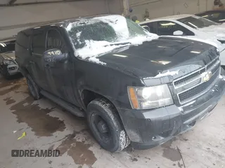 2008 Chevrolet Suburban Commercial with VIN 3GNGK26KX8G149169, listed as a IAAI auction lot 41469910 with 101,612 mi miles. Bid and sale history available at carsss.com. Image 1.