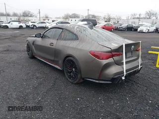 2023 BMW 4 Series z VIN WBS63AZ00PCL29096, wystawiony jako IAAI lot #41944007 z przebiegiem 2 988 mil mil oraz . Historia ofert i sprzedaży dostępna na DreamBid. Obrazek 3.