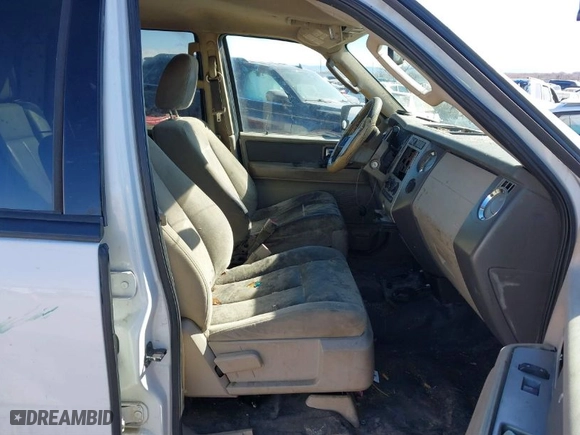 2009 Ford Expedition SSV with VIN 1FMFU16589EA78609, listed as a IAAI auction lot 41501401 with 338,726 mi miles. Bid and sale history available at carsss.com. Image 5.