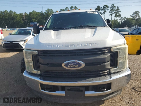 2017 Ford F-250 Lariat with VIN 1FT7W2BT7HEC13302, listed as a Copart auction lot 61263835 with 188,928 mi miles and Salvage title. Bid and sale history available at DreamBid. Image 5.