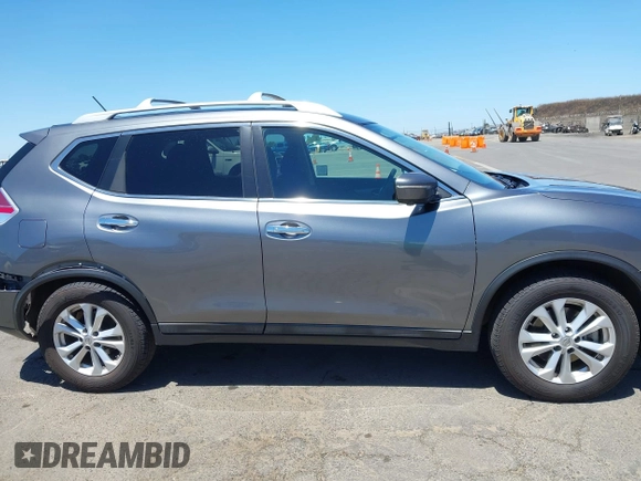 2015 Nissan Rogue SV z VIN 5N1AT2MK1FC853092, wystawiony jako IAAI lot #42327990 z przebiegiem 92 794 mil mil oraz . Historia ofert i sprzedaży dostępna na DreamBid. Obrazek 13.