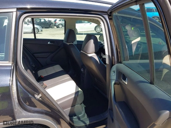 2016 Volkswagen Tiguan SEL with VIN WVGAV7AX6GW558562, listed as a IAAI auction lot 41877989 with 138,342 mi miles. Bid and sale history available at carsss.com. Image 8.