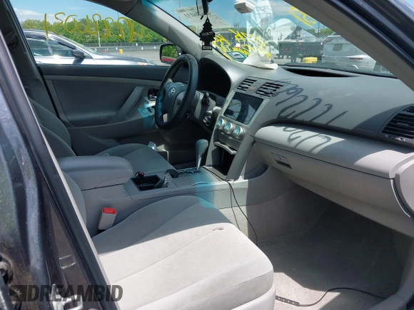 2009 Toyota Camry z VIN 4T1BE46K69U392414, wystawiony jako IAAI lot #42226031 z przebiegiem 87 651 mil mil oraz . Historia ofert i sprzedaży dostępna na DreamBid. Obrazek 5.