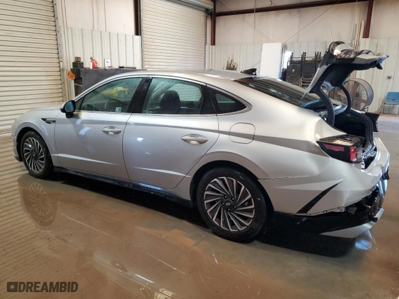 2024 Hyundai Sonata Hybrid SEL with VIN KMHL34JJ0RA099179, listed as a Copart auction lot 54046565 with 29,049 mi miles and Clean Title. Bid and sale history available at carsss.com. Image 2.