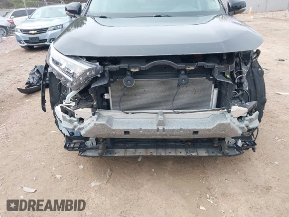2020 Toyota RAV4 XLE with VIN 2T3P1RFV8LC061598, listed as a IAAI auction lot 41850442 with 40,175 mi miles and . Bid and sale history available at DreamBid. Image 6.