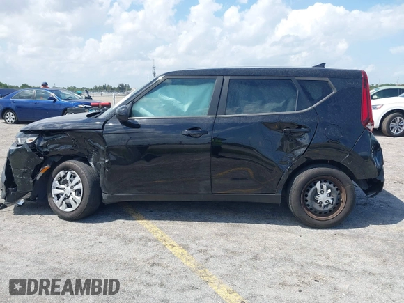 2022 Kia Soul LX with VIN KNDJ23AU1N7814772, listed as a IAAI auction lot 41968141 with 56,651 mi miles. Bid and sale history available at carsss.com. Image 14.