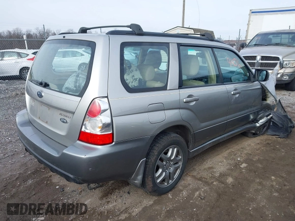 2007 Subaru Forester X L.L. Bean Ed with VIN JF1SG676X7H745289, listed as a IAAI auction lot 41619456 with 193,137 mi miles. Bid and sale history available at carsss.com. Image 4.