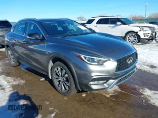 2018 Infiniti QX30 Premium z VIN SJKCH5CR7JA047290, wystawiony jako IAAI lot #41270760 z przebiegiem 72 169 mil mil oraz . Historia ofert i sprzedaży dostępna na DreamBid. Obrazek 1.