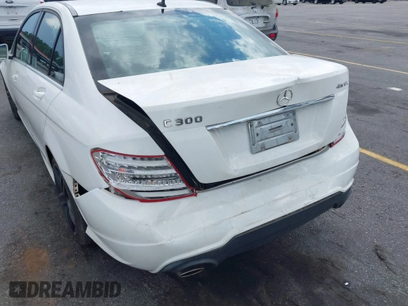 2013 Mercedes-Benz C 300 Sport with VIN WDDGF8AB8DR287316, listed as a IAAI auction lot 42645992 with 156,974 mi miles and . Bid and sale history available at DreamBid. Image 6.