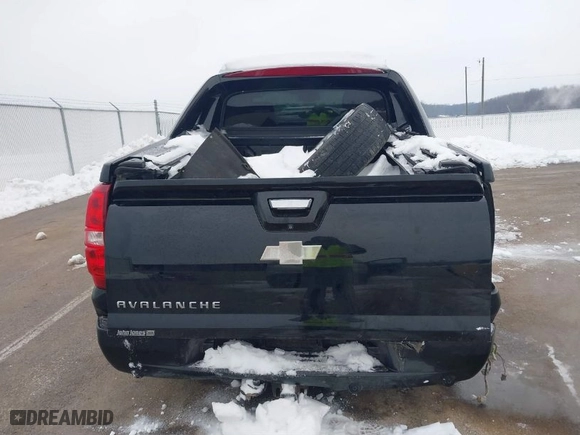 2012 Chevrolet Avalanche LTZ with VIN 3GNTKGE73CG218821, listed as a IAAI auction lot 41269198 with 101,092 mi miles. Bid and sale history available at carsss.com. Image 17.