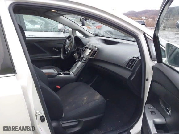 2013 Toyota Venza LE with VIN 4T3BK3BB2DU082754, listed as a IAAI auction lot 41498251 with 161,317 mi miles. Bid and sale history available at carsss.com. Image 5.