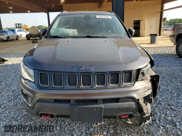 2019 Jeep Compass Trailhawk with VIN 3C4NJDDB5KT722026, listed as a Copart auction lot 52824885 with 105,727 mi miles and Salvage title. Bid and sale history available at DreamBid. Image 5.
