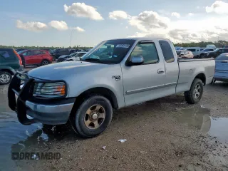 2000 Ford F-150 XL z VIN 1FTRX17L6YKB45245, wystawiony jako Copart lot #62365195 z przebiegiem 306 210 mil mil oraz Szkoda całkowita • Salvage title. Historia ofert i sprzedaży dostępna na DreamBid. Obrazek 1.
