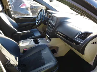 2018 Dodge Grand Caravan SXT with VIN 2C4RDGCG2JR266074, listed as a IAAI auction lot 40545630 with 98,036 mi miles and . Bid and sale history available at DreamBid. Image 5.
