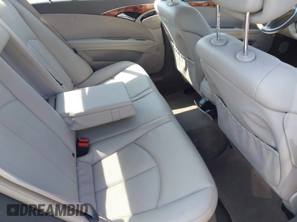 2007 Mercedes-Benz E-Class 3.0L with VIN WDBUF22X17B077446, listed as a IAAI auction lot 42114926 with 999,999 mi miles. Bid and sale history available at carsss.com. Image 8.