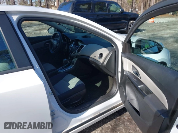 2014 Chevrolet Cruze LS with VIN 1G1PA5SH1E7167616, listed as a IAAI auction lot 41589435 with 180,149 mi miles and . Bid and sale history available at DreamBid. Image 5.