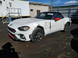 2019 FIAT 124 Spider Urbana Edition z VIN JC1NFAEK8K0142228, wystawiony jako Copart lot #42313995 z przebiegiem 13 935 mil mil oraz Szkoda całkowita • Salvage title. Historia ofert i sprzedaży dostępna na DreamBid. Obrazek 1.