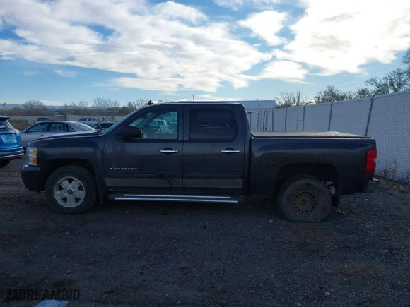 2010 Chevrolet Silverado 1500 LT with VIN 3GCRKSE32AG129922, listed as a IAAI auction lot 40910846 with 122,255 mi miles. Bid and sale history available at carsss.com. Image 15.