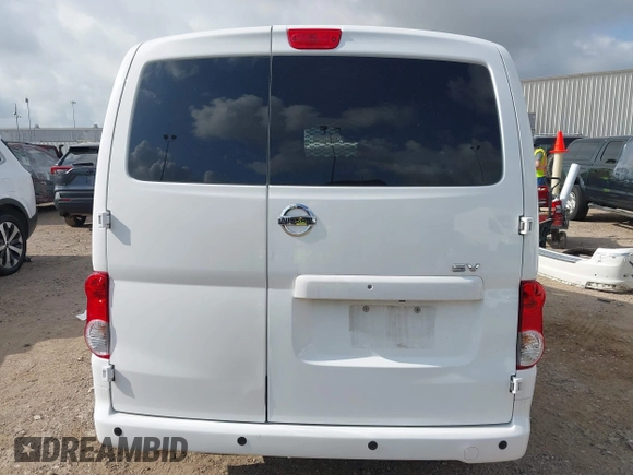 2020 Nissan NV200 SV z VIN 3N6CM0KN9LK703701, wystawiony jako IAAI lot #42401438 z przebiegiem 76 186 mil mil oraz . Historia ofert i sprzedaży dostępna na DreamBid. Obrazek 16.