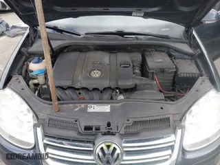 2010 Volkswagen Jetta Sedan Limited with VIN 3VWAZ7AJ8AM102927, listed as a IAAI auction lot 41473361 with 181,942 mi miles. Bid and sale history available at carsss.com. Image 10.