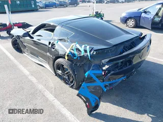 2017 Chevrolet Corvette 1LT z VIN 1G1YA2D74H5119714, wystawiony jako IAAI lot #42156867 z przebiegiem 54 761 mil mil oraz . Historia ofert i sprzedaży dostępna na DreamBid. Obrazek 3.