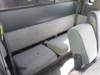 1990 Dodge Dakota z VIN 1B7GL23X0LS642396, wystawiony jako IAAI lot #42359220 z przebiegiem 177 562 mil mil oraz . Historia ofert i sprzedaży dostępna na DreamBid. Obrazek 8.