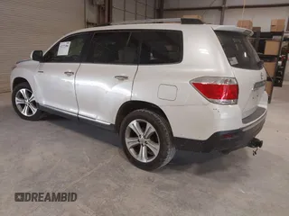 2013 Toyota Highlander Limited z VIN 5TDYK3EH1DS121622, wystawiony jako IAAI lot #42272380 z przebiegiem 191 400 mil mil oraz . Historia ofert i sprzedaży dostępna na DreamBid. Obrazek 3.