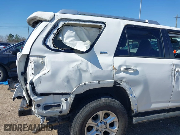 2018 Toyota 4Runner SR5 z VIN JTEZU5JR6J5166948, wystawiony jako IAAI lot #41625523 z przebiegiem 50 890 mil mil oraz . Historia ofert i sprzedaży dostępna na DreamBid. Obrazek 6.