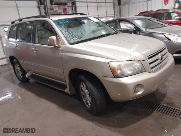 2005 Toyota Highlander with VIN JTEGP21AX50066684, listed as a IAAI auction lot 41811303 with 188,714 mi miles. Bid and sale history available at carsss.com. Image 1.