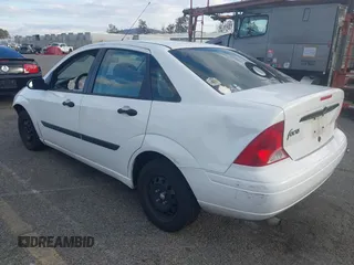 2000 Ford Focus LX with VIN 1FAFP33P3YW254784, listed as a IAAI auction lot 41429406 with 88,572 mi miles and . Bid and sale history available at carsss.com. Image 3.