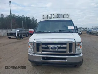 2012 Ford E-Series Commercial z VIN 1FDSS3EL1CDB10281, wystawiony jako IAAI lot #41410176 z przebiegiem 590 744 mil mil oraz . Historia ofert i sprzedaży dostępna na DreamBid. Obrazek 12.